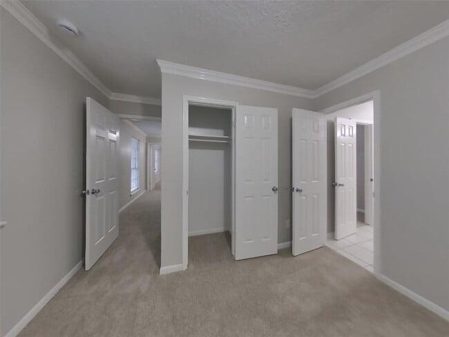 Building Photo - 5343 Kent Dr
