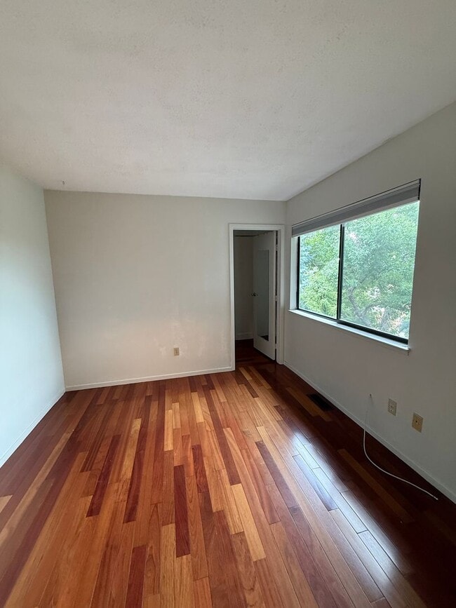 Building Photo - 1230 Searchlite Ct