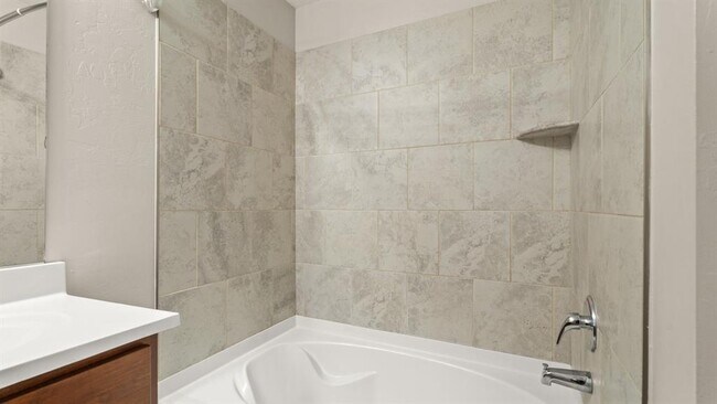 Building Photo - 621 Christian Ln