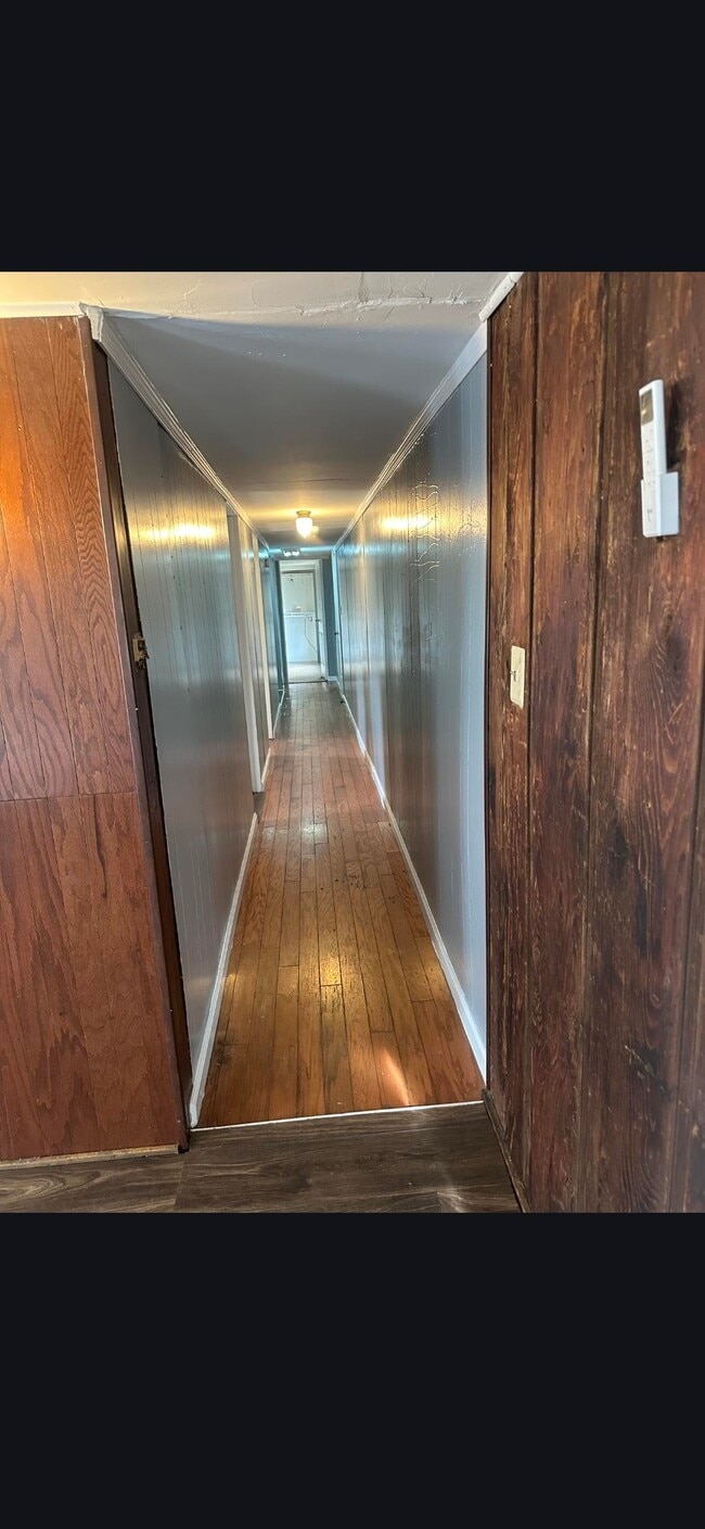 Building Photo - 8910 Via Ln