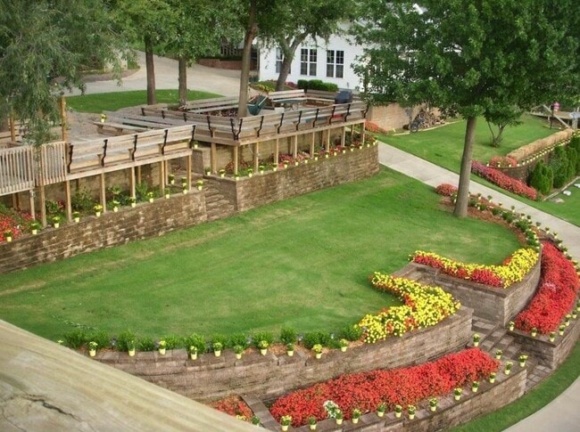 Building Photo - 410 N Oliver Ave