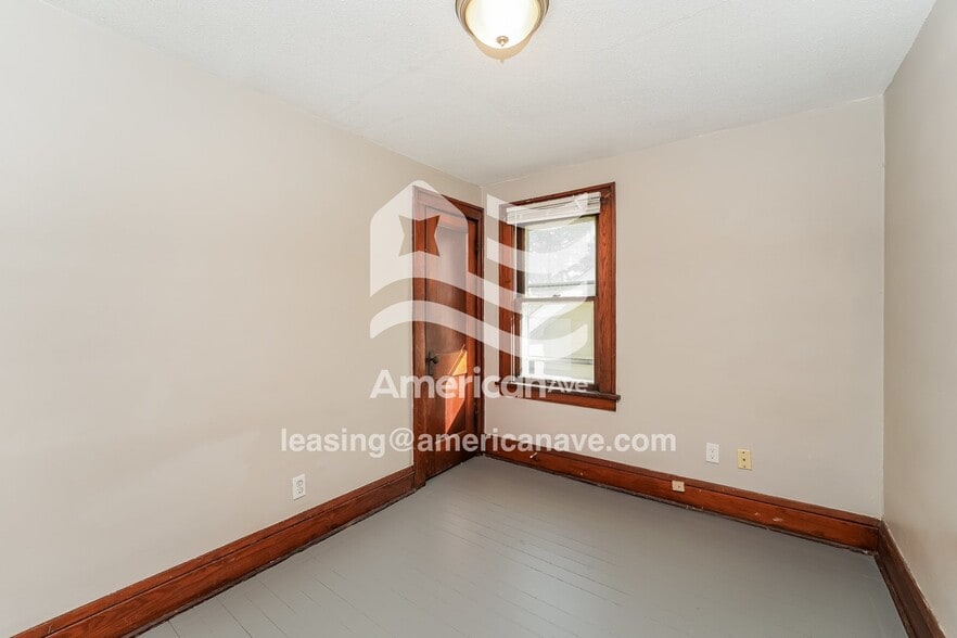 Building Photo - 1065 Murray Ave