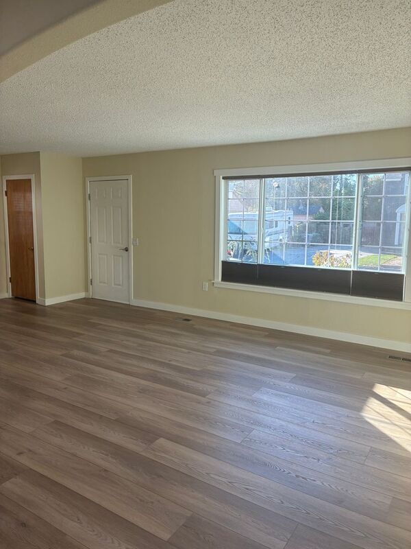 Building Photo - 910 Torbett St