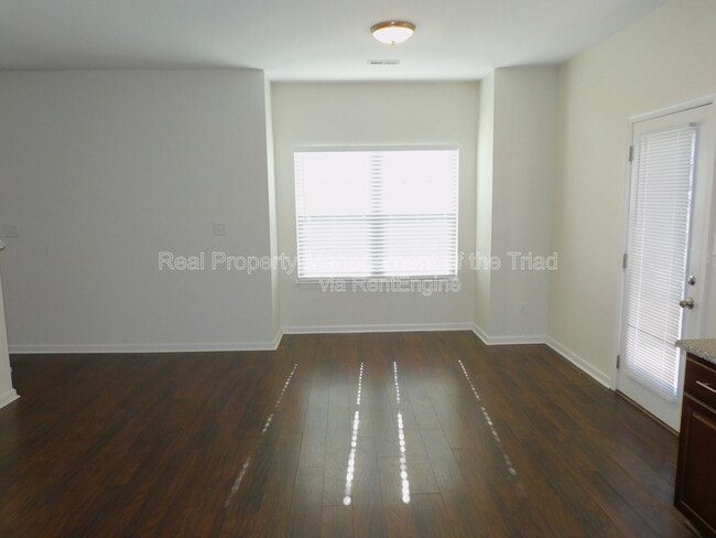 Building Photo - 117 Sommerwall Pl