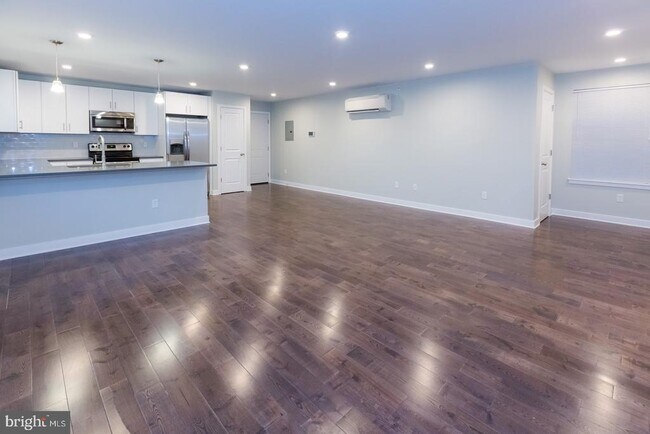 Building Photo - 1228-32 W College Ave