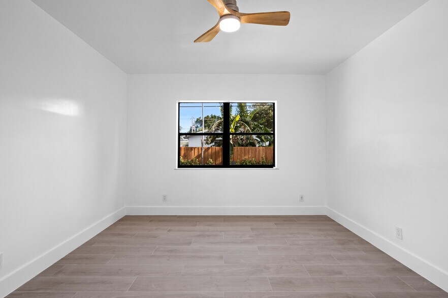 Building Photo - 442 NE 71st St