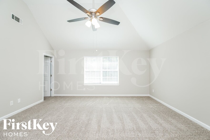 Building Photo - 483 Baywood Way