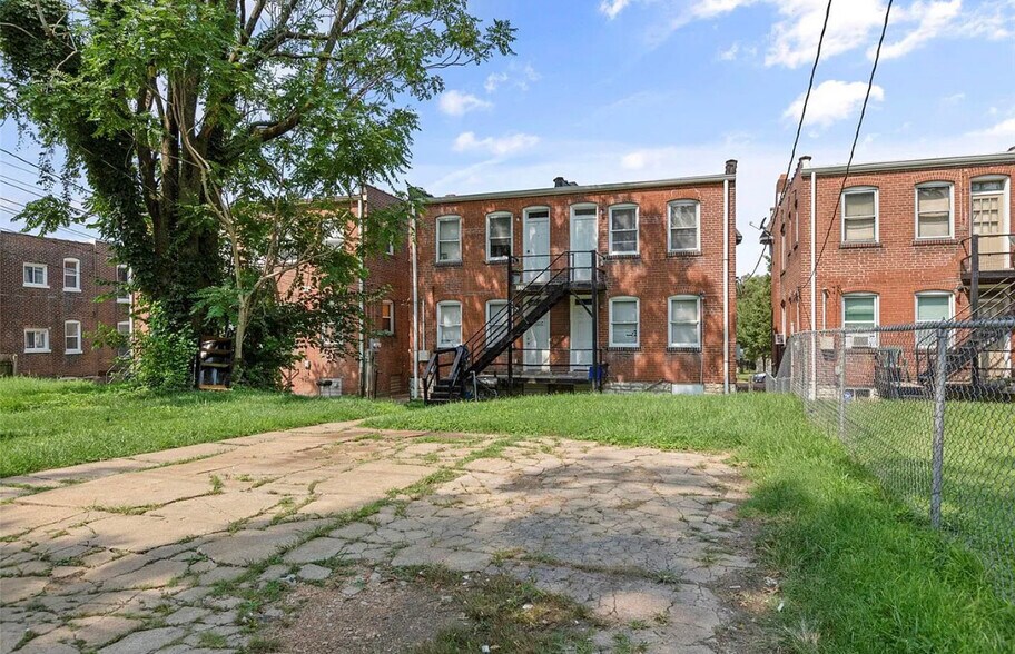 Back of building - 3246 S Compton Ave