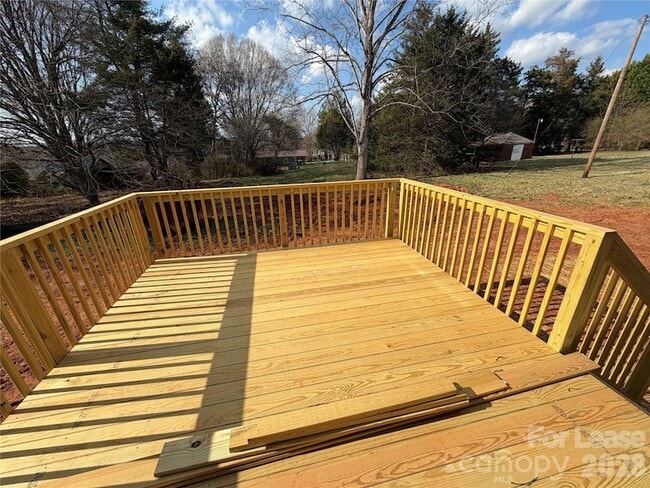 Building Photo - 1296 Micol Rd