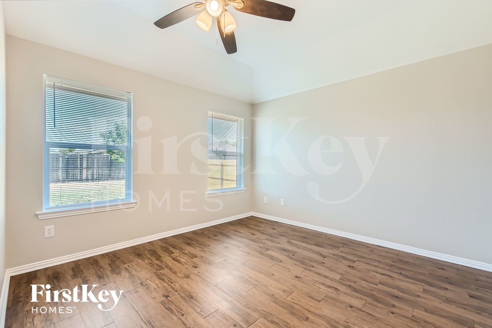 Building Photo - 1825 Ridgecrest Dr