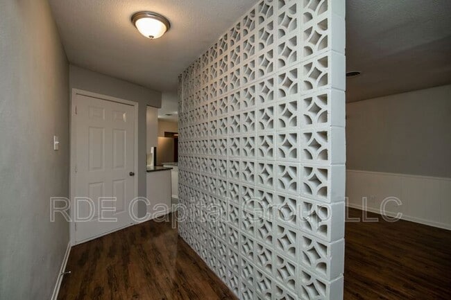 Building Photo - 4421 Ida Way