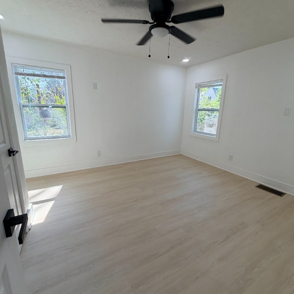 Building Photo - 1338 Sharon St NW