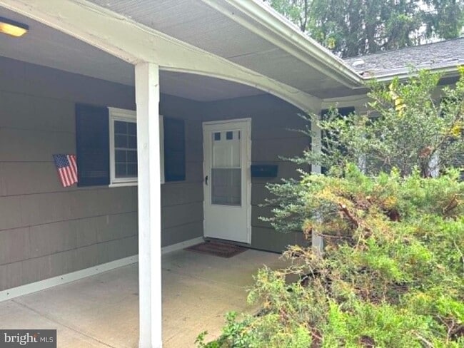 Building Photo - 2207 Hyson Pl