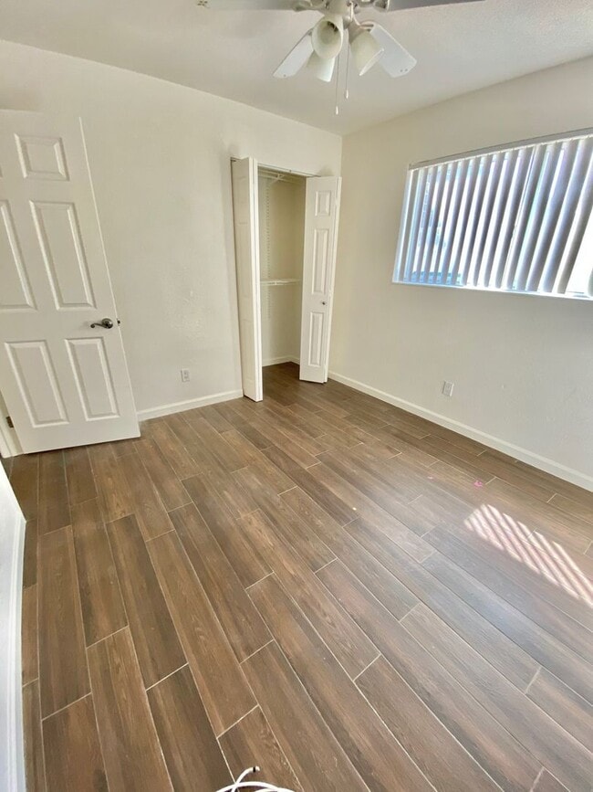 Building Photo - 4 Bedroom, 2 Bathroom Home!