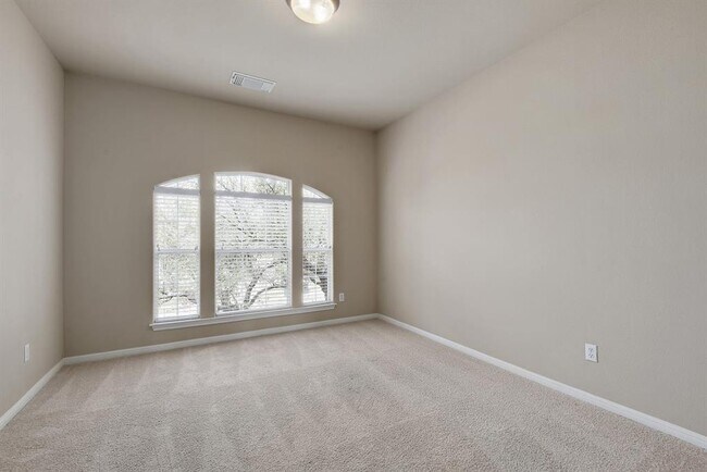 Building Photo - 321 Grafton Ln