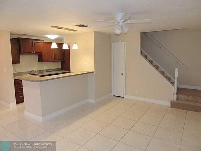 Building Photo - 2907 NW 89th Terrace