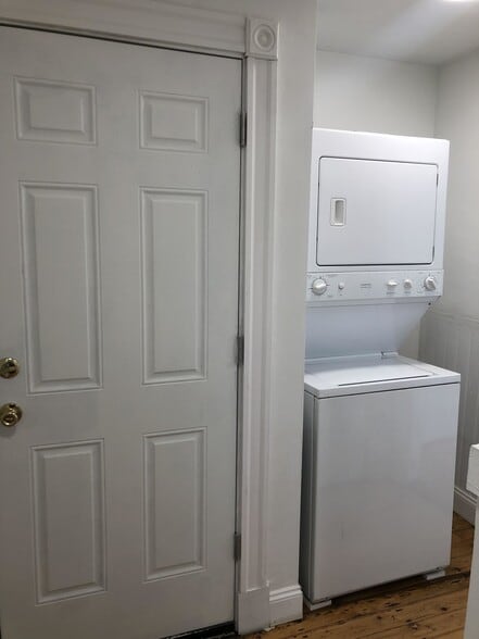 Building Photo - 44 Portsmouth St