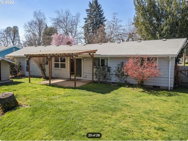 Primary Photo - 829 Rossmore St