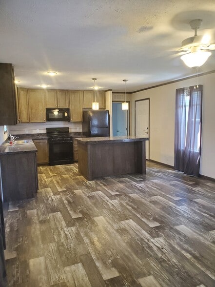 Building Photo - 6610 Lear Nagle Rd