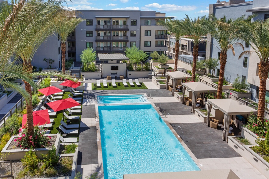 Resirt Style Pool and Sap - Seventyone15 McDowell