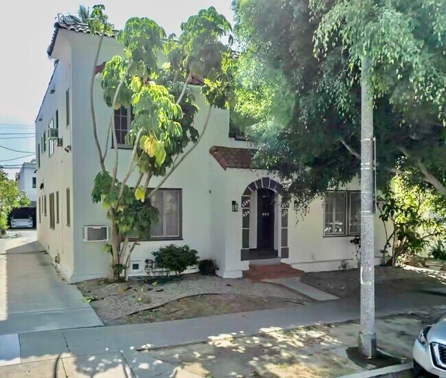 Building Photo - 422 N Spaulding Ave