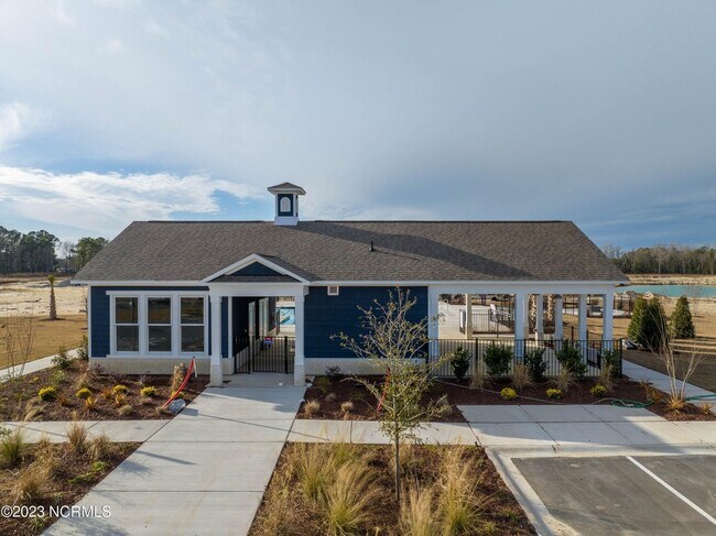 Building Photo - Charming 4-Bedroom Home in Desirable Waterside Community – Surf City, NC