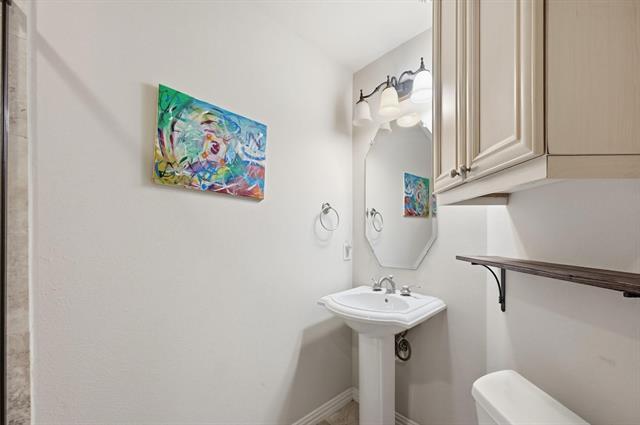 Building Photo - 1020 Pavillion St