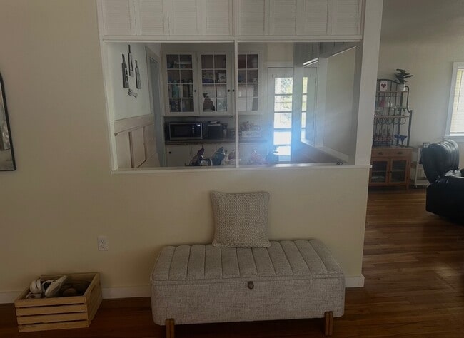 Building Photo - 1005 NE Duncan Ln