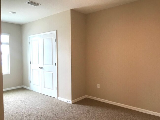 Building Photo - 3/2.5 GATED COMMUNITY - TOWNHOUSE - GREAT SCHOOLS IN PALMER RANCH