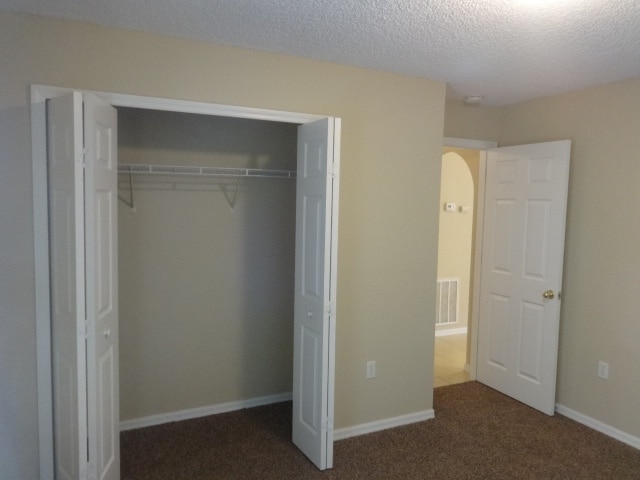 Building Photo - 2056 Redwood Cir NE