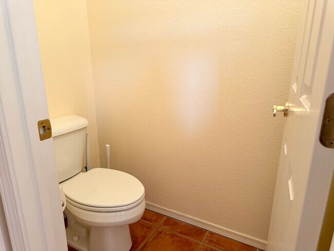 Building Photo - Spacious 3-Bedroom Home with RV Parking & Boat-Deep Garage