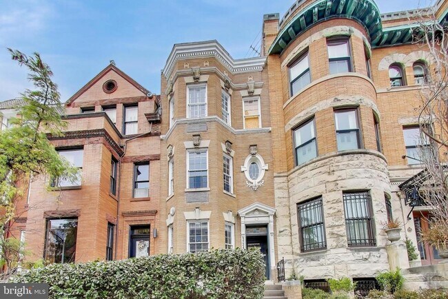 Building Photo - 1724 21st St NW