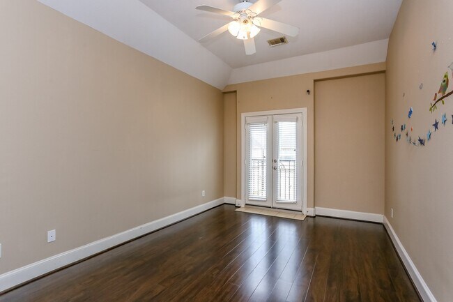 Building Photo - 5819 Petty St