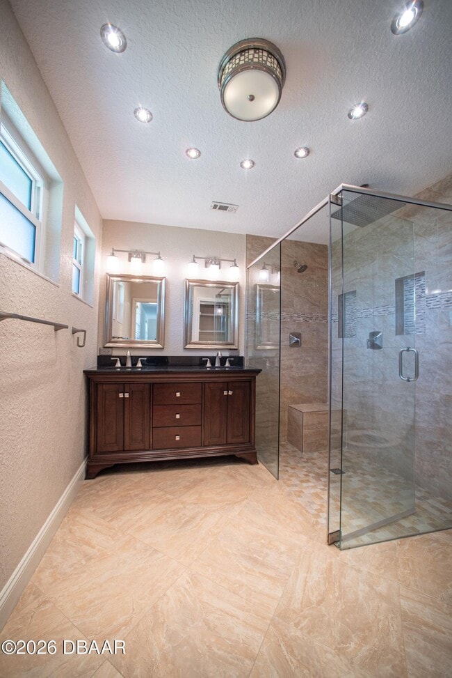 Building Photo - 864 S Beach St