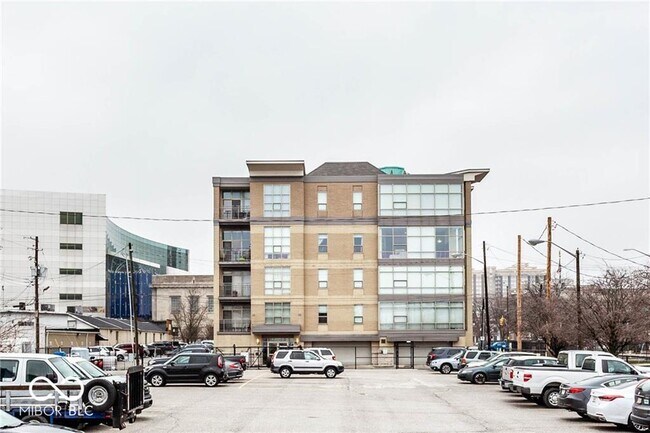 Building Photo - 802 N Meridian St