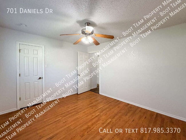 Building Photo - 701 Daniels Dr