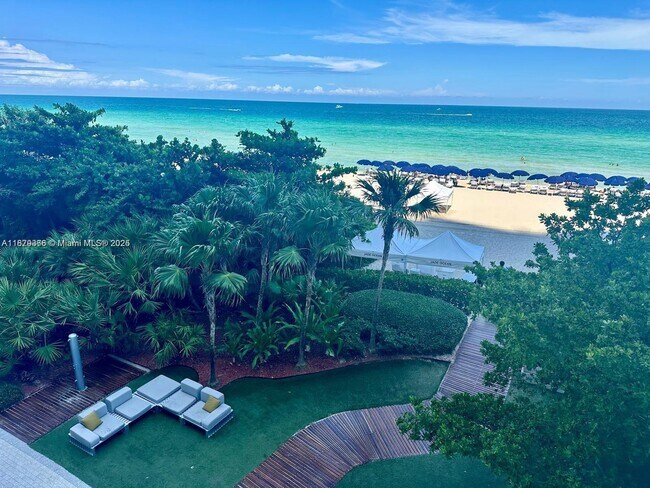 Building Photo - 17121 Collins Ave