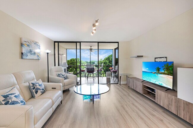 Building Photo - 6562 Boca Del Mar Dr