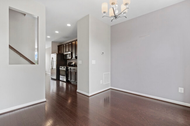 Building Photo - 42298 Lancaster Woods Sq