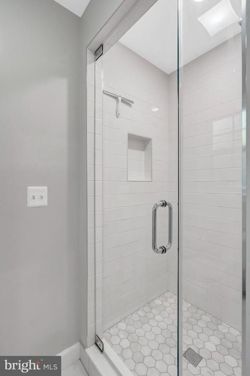 Building Photo - 6805 Reynard Dr
