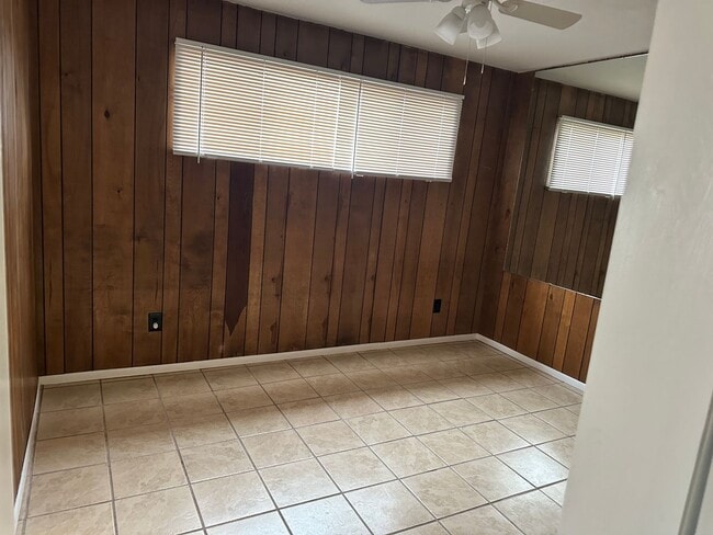 Building Photo - NE Property