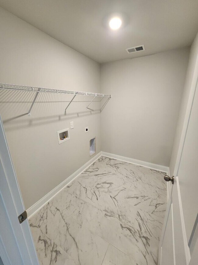 Building Photo - 4044 Dewberry Ln