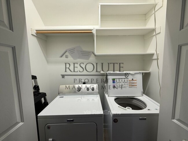 Building Photo - 303 Sugar Maple Ave