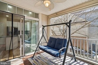 Building Photo - 2238 Merion Pond