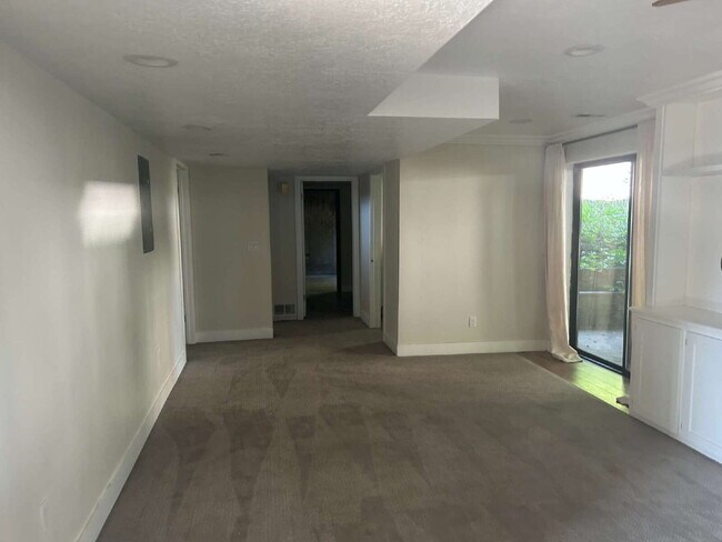 Building Photo - South Ogden Rambler Walking Distance to the Splash Pad and Athletic Club