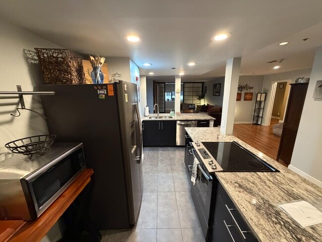 Building Photo - 44 W Broadway