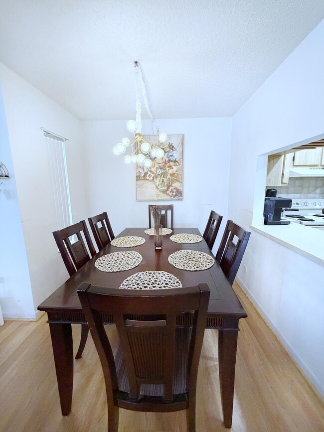 Building Photo - 1014 Green Pine Blvd