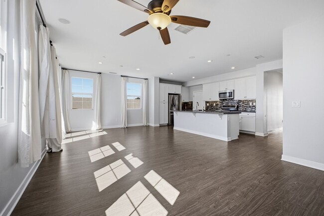 Building Photo - Glendora