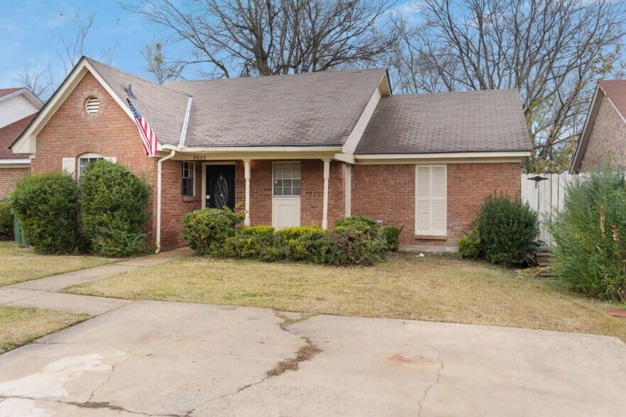 Building Photo - 5635 Red Barn Rd