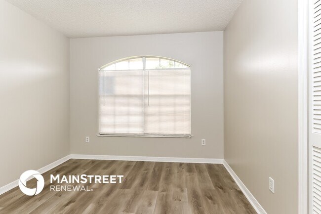 Building Photo - 2307 SW Kent Cir